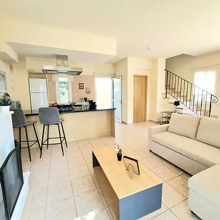 Kappari Blue Villa, 5 Min Walk From The Sea Вилла Паралимни